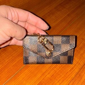 Checkered Key Holder with Gold Accent